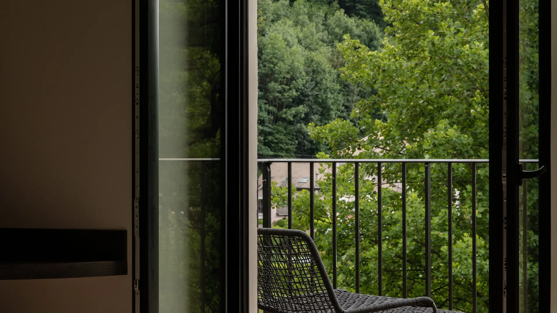 Vue du Parc d'Uriage depuis l'intérieur d'une chambre