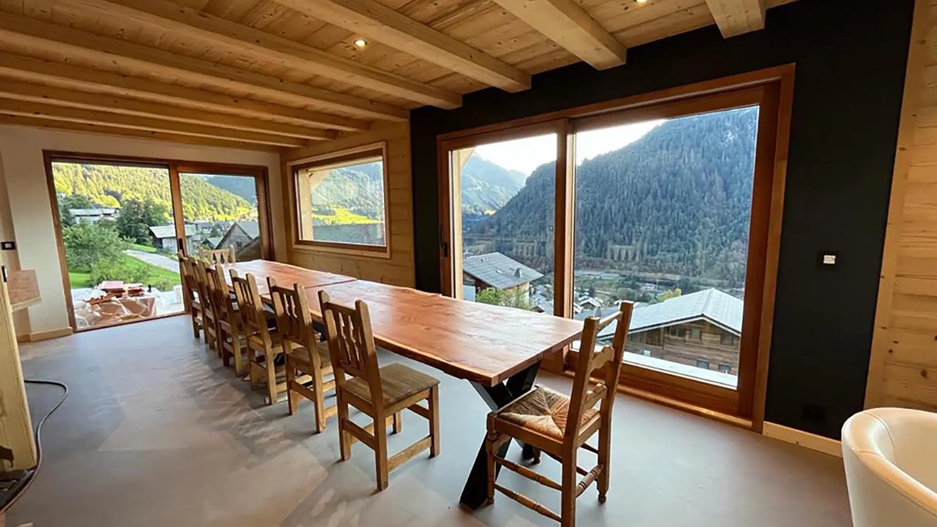 La Korniche - Salle à manger spacieuse avec vue sur la montagne