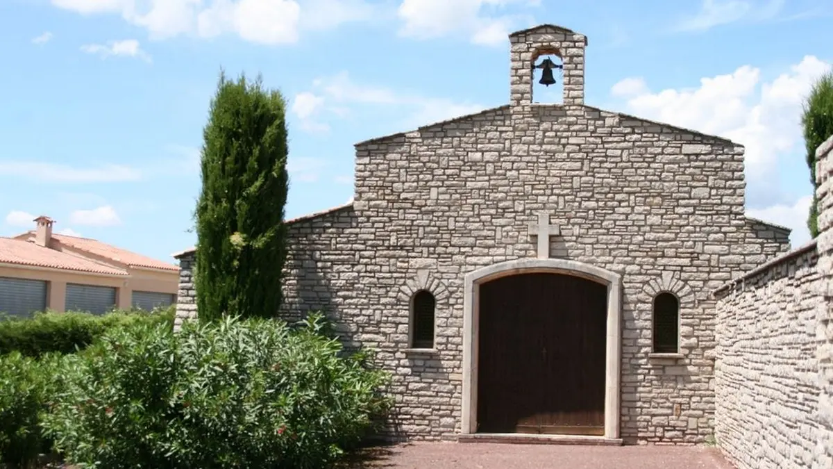 Entrée sur le cimetière