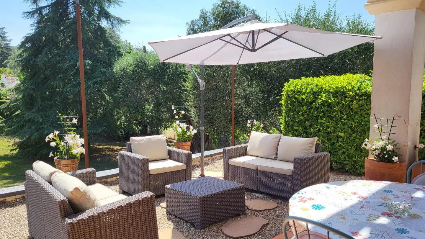 Terrasse Gîte L'Emiliana à Roquefort les Pins Gîtes de France Alpes-Maritimes