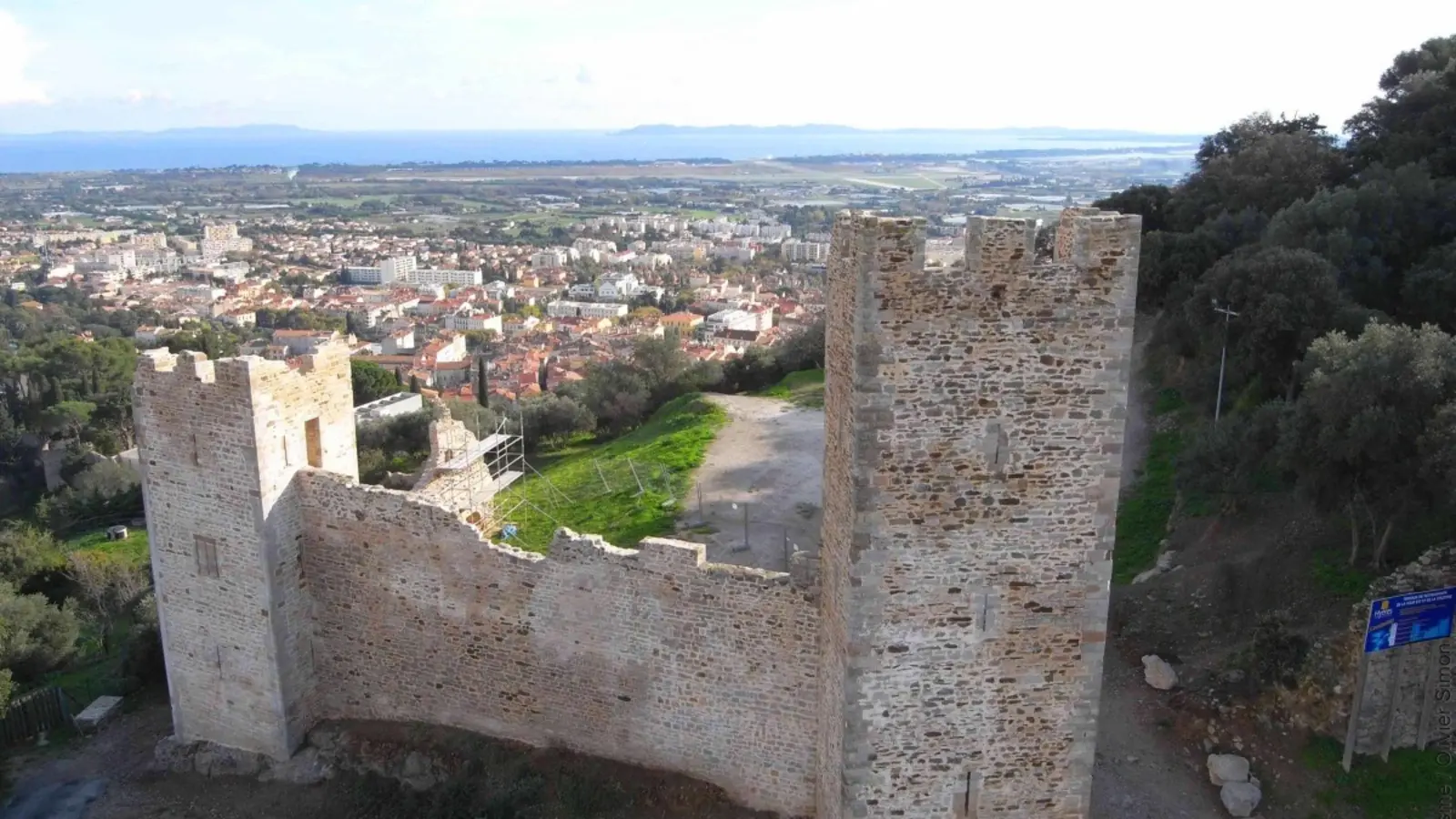 Ruines du château de Hyères (2008)