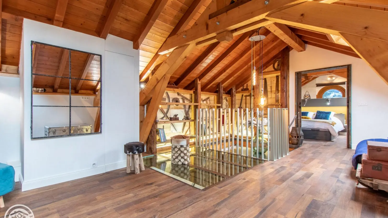 Espace ouvert entre les deux chambres pouvant accueillir des couchages complémentaires