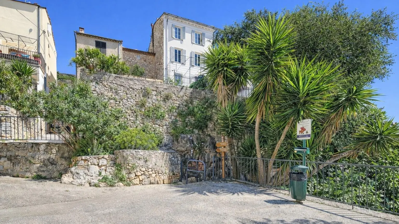 Gîte le Figuier de St Cé- Environnement -Gîtes de France Alpes-Maritimes