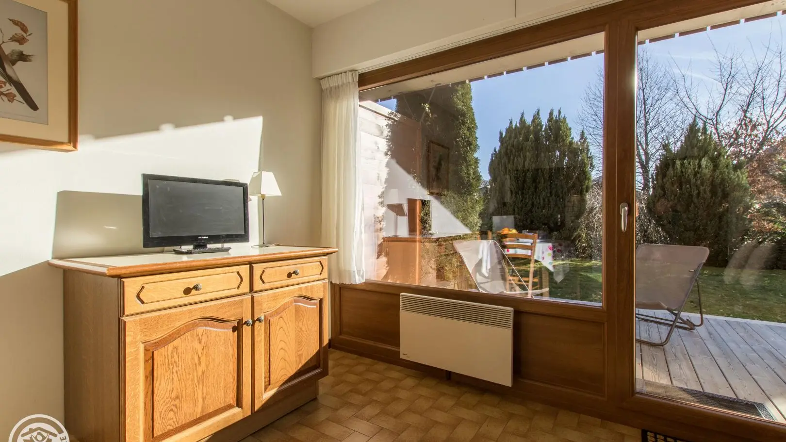 coin salon avec accès terrasse