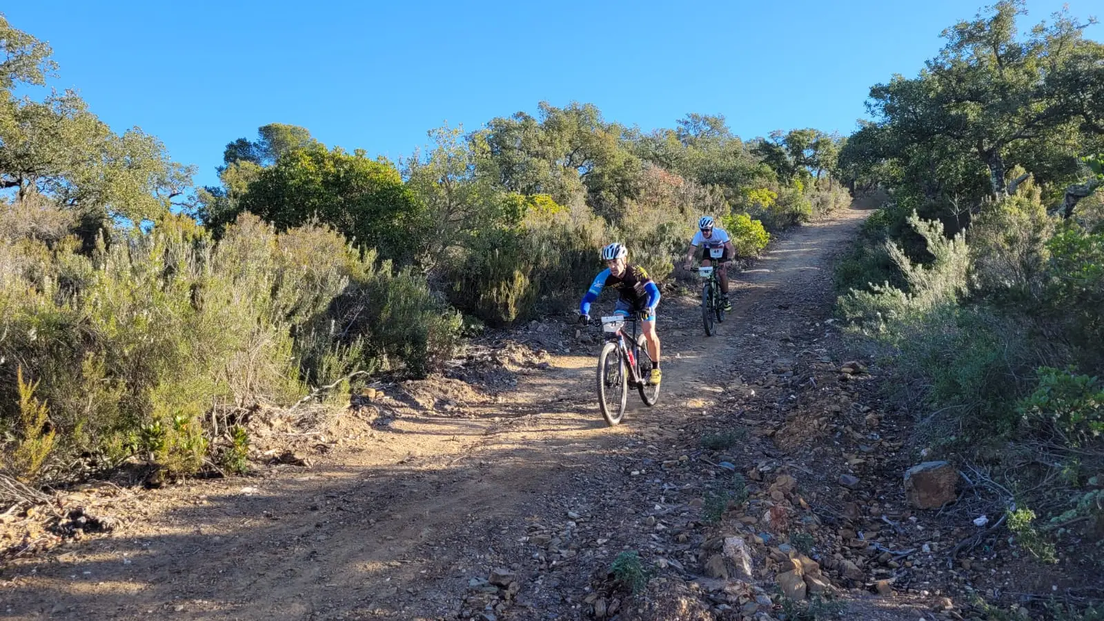 Les sports en Méditerranée Porte des Maures