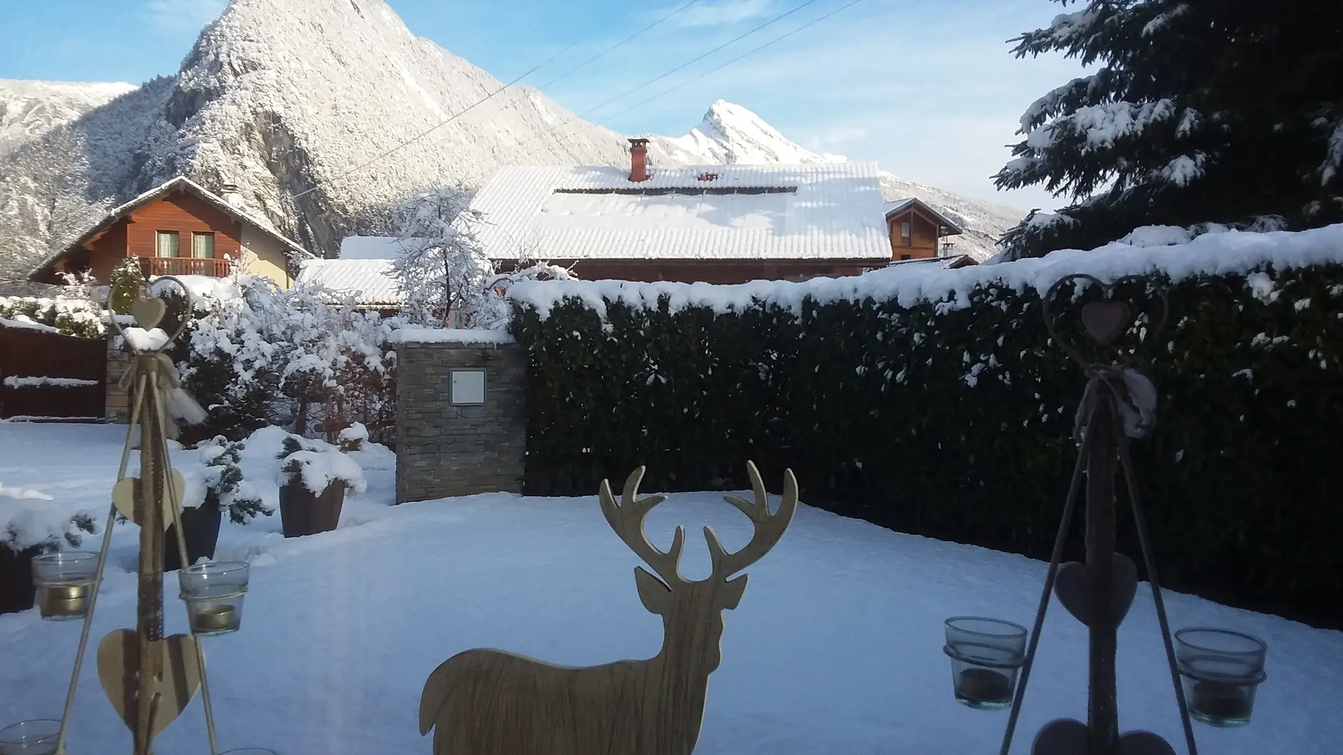 Jardin enneigé - Chalet du Fier - Thônes, Haute-Savoie