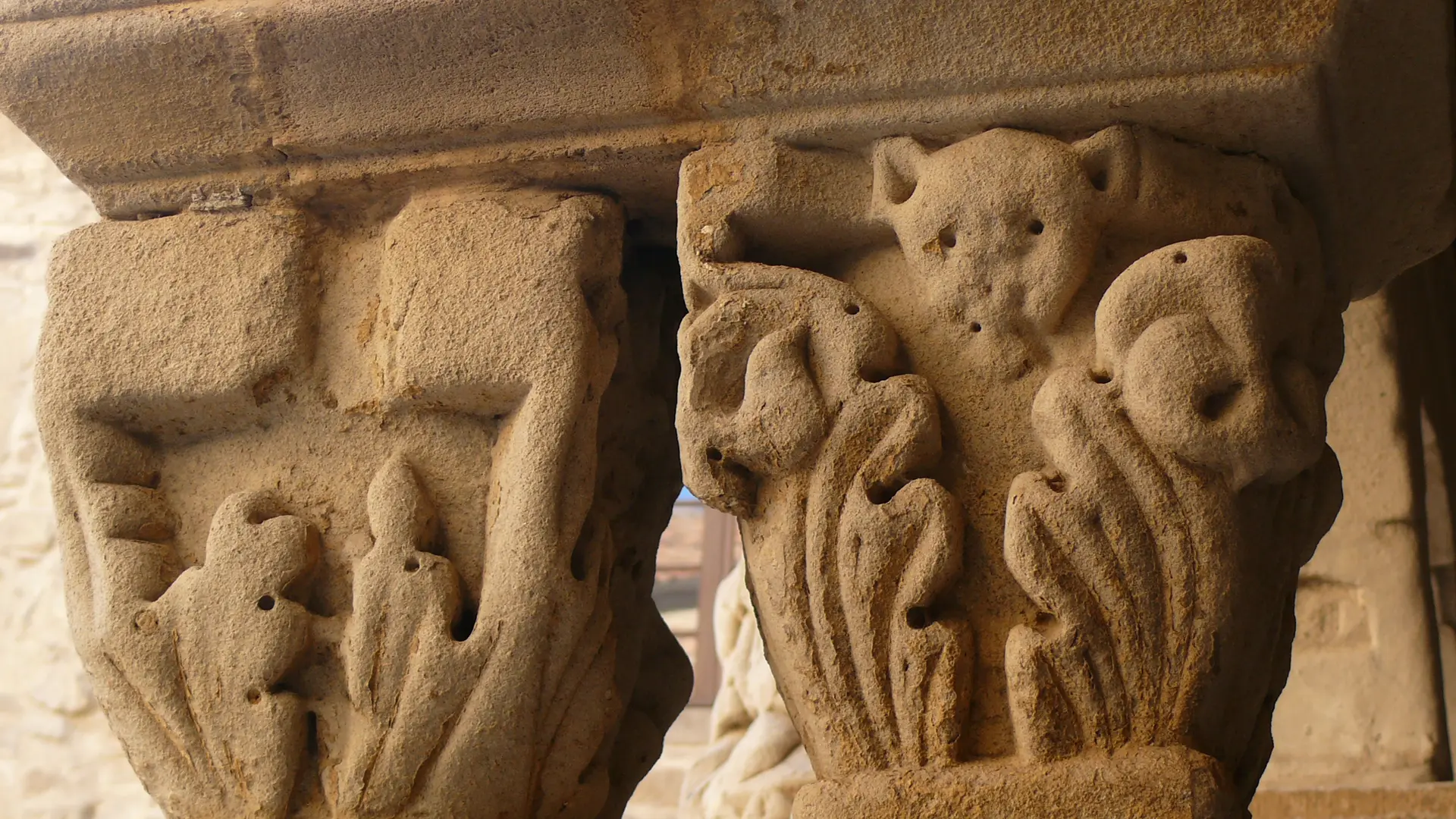 Prieuré__cour du cloître_Saint Donat