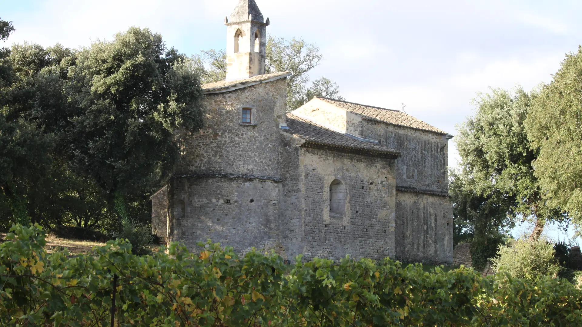 Chapelle sur le tour du massif d'Uchaux à vélo