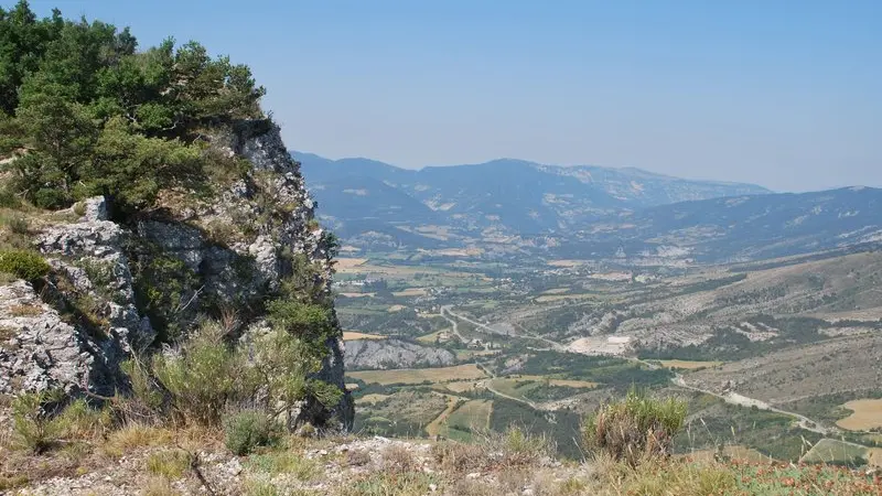 Vue sur la crête et la vallée