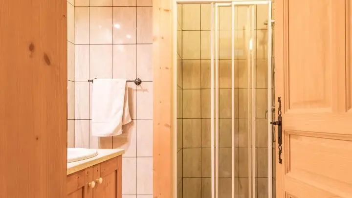 Salle d'eau indépendante étage