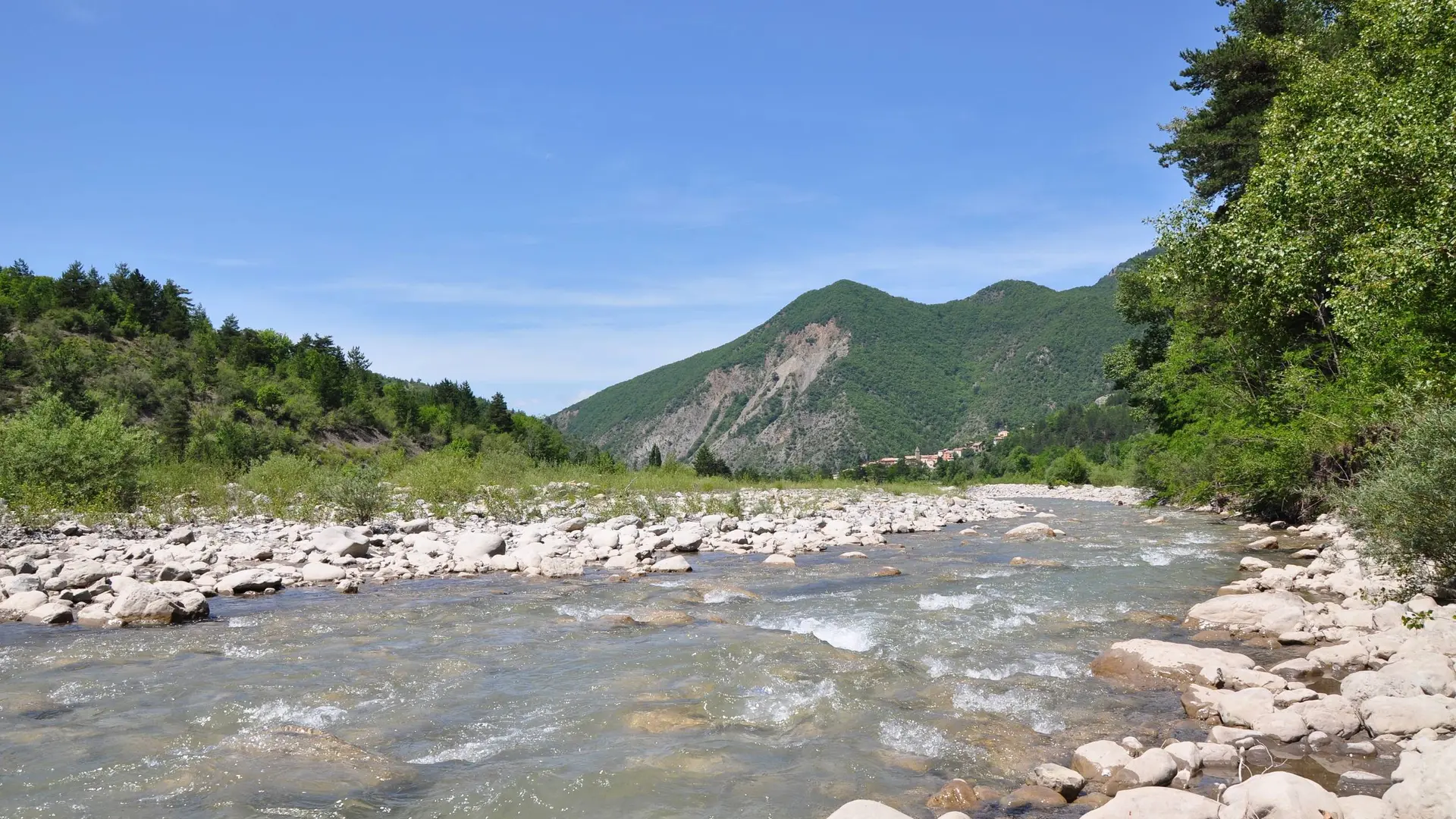 Profitez d'une halte au bord de l'eau