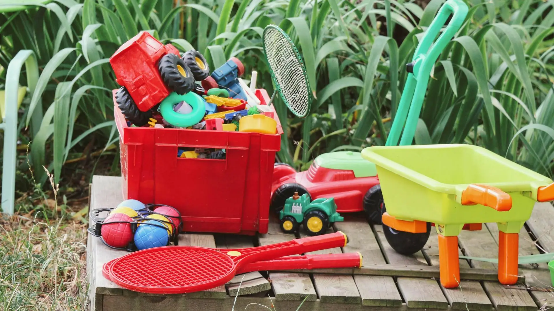 Jouets et bac à sable