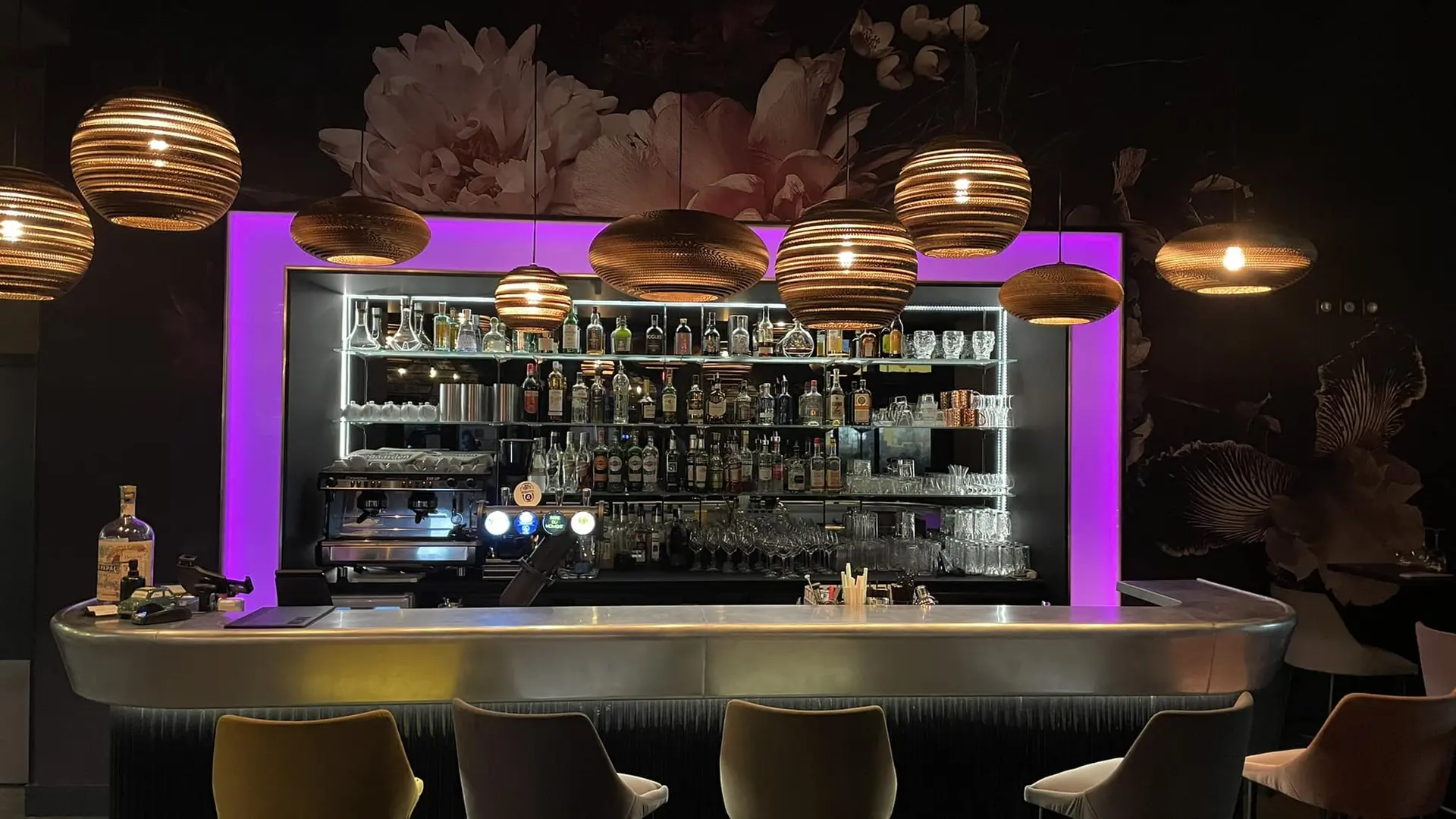 Comptoir de bar en zinc