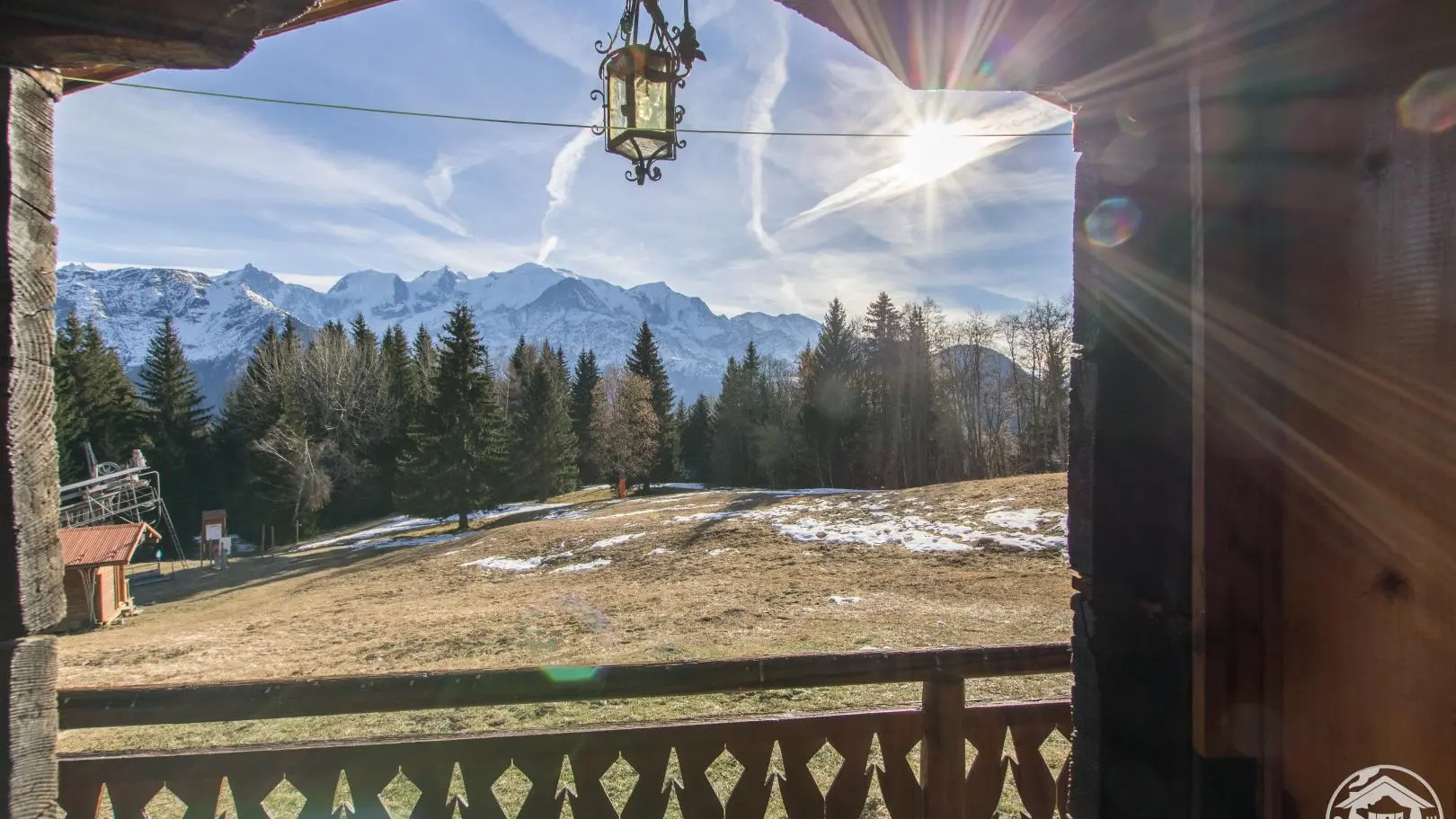 Vue sur le Mont-Blanc depuis la chambre et le balcon