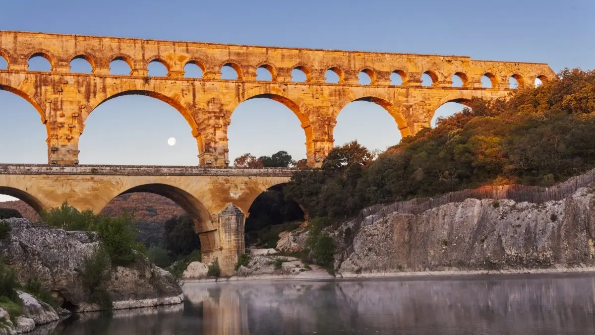 Pont du Gard, inscript au Partrimoine Mondial, UNESCO. auqueduc enjambant la rivière Le Gardon