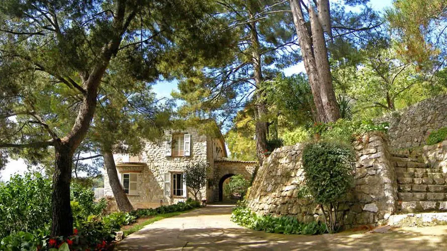 Chambre d hôte Domaine Pins Paul-La Batiisse-Eze-Gîtes de France Alpes-Maritimes