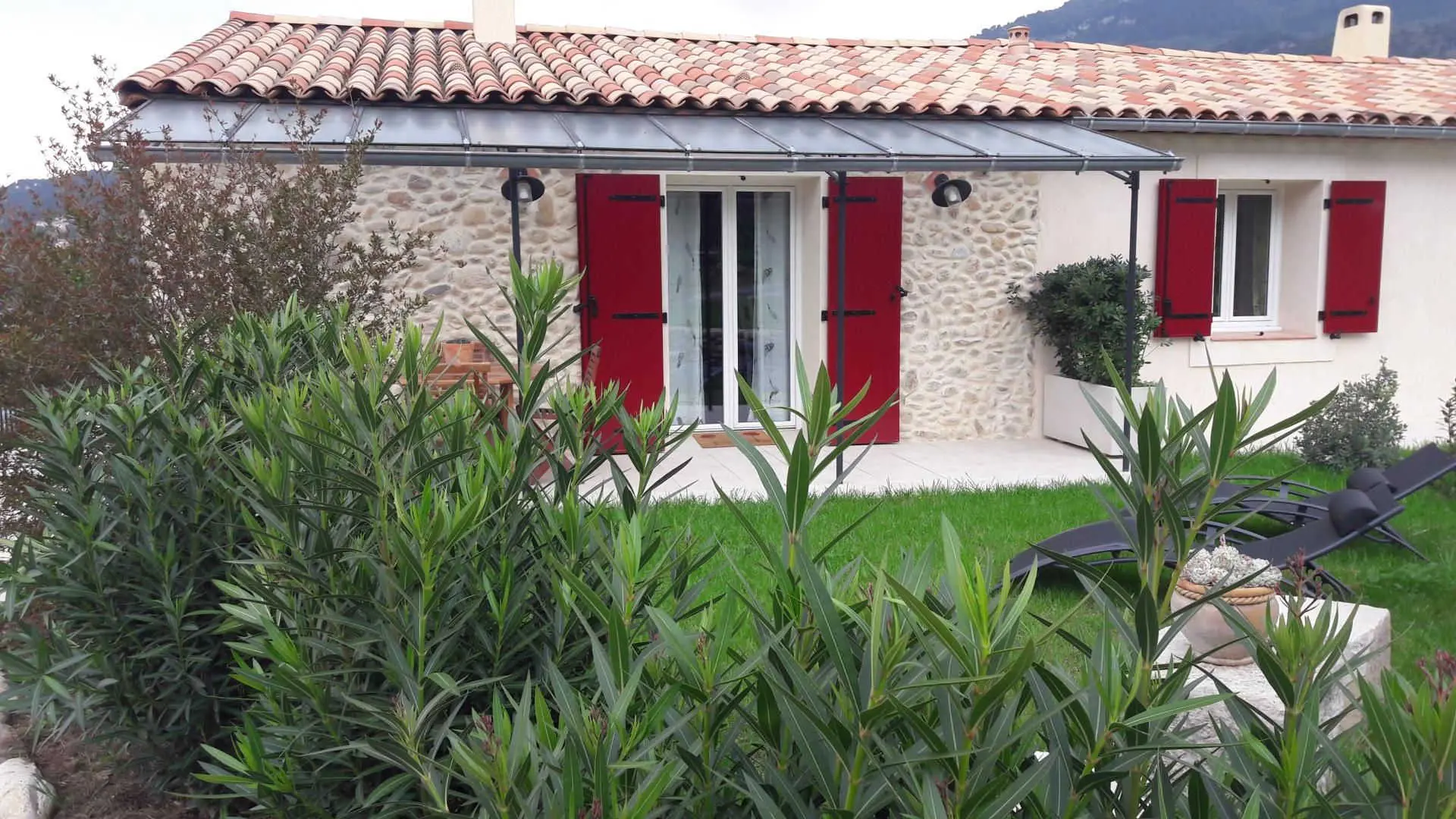 Terrasse Gîte de la Colline - Les Galets labellisé Gîtes de France Alpes-Maritimes à St Blaise