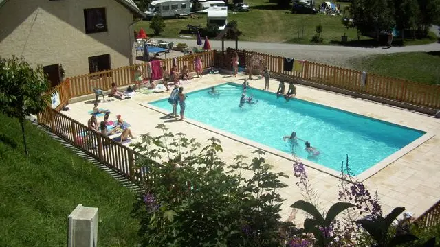 La piscine du camping - La Grave