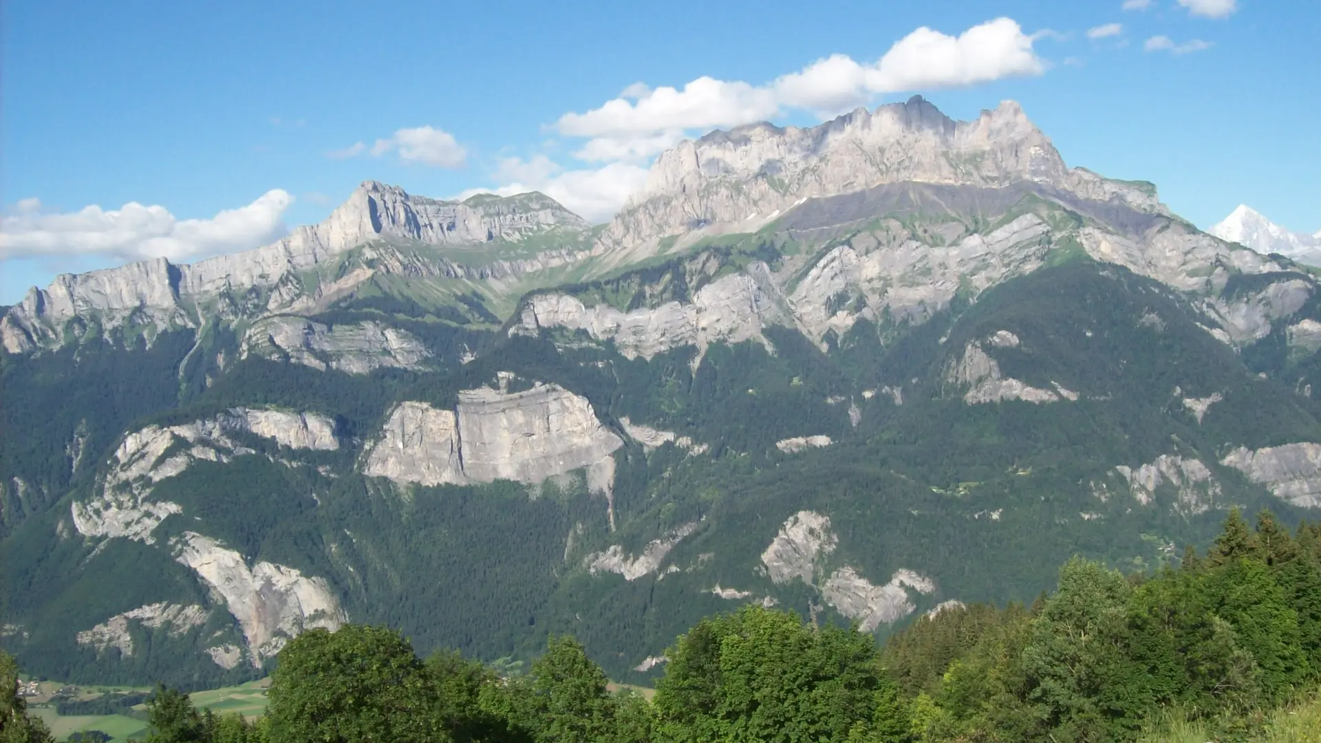 Massif des Fiz depuis les Aravis