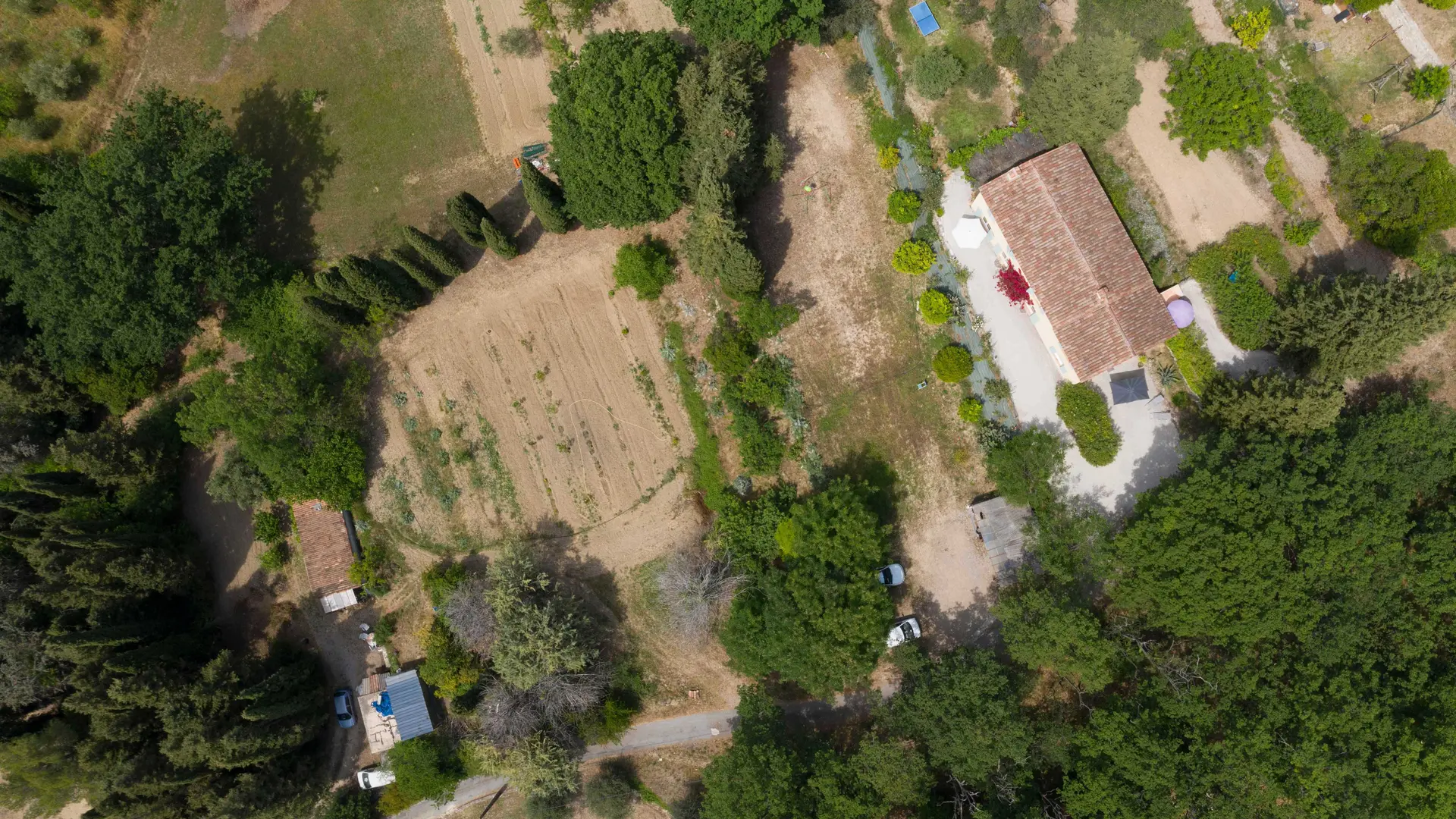 Gîte Côté Sud-Vue aérienne de la propriété-Grasse-Gîtes de France Alpes-Maritimes