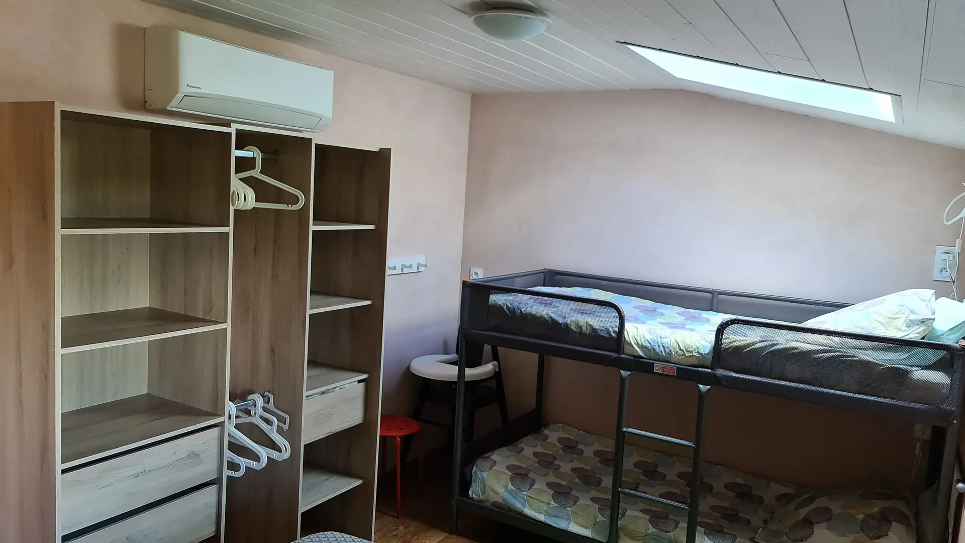 Chambre avec lits superposés