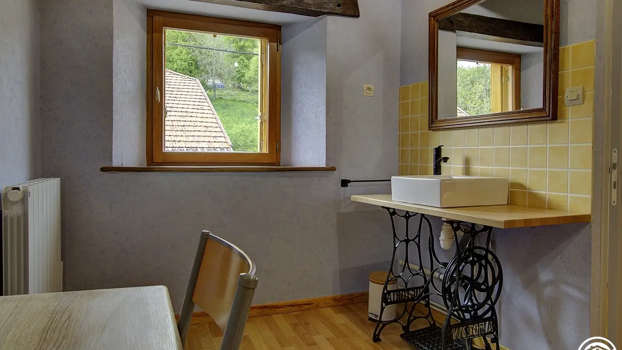 Point d'eau et petit bureau