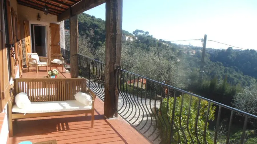 Gîte Le Dionel-Terrasse-Colomars-Gîtes de France des Alpes-Maritimes