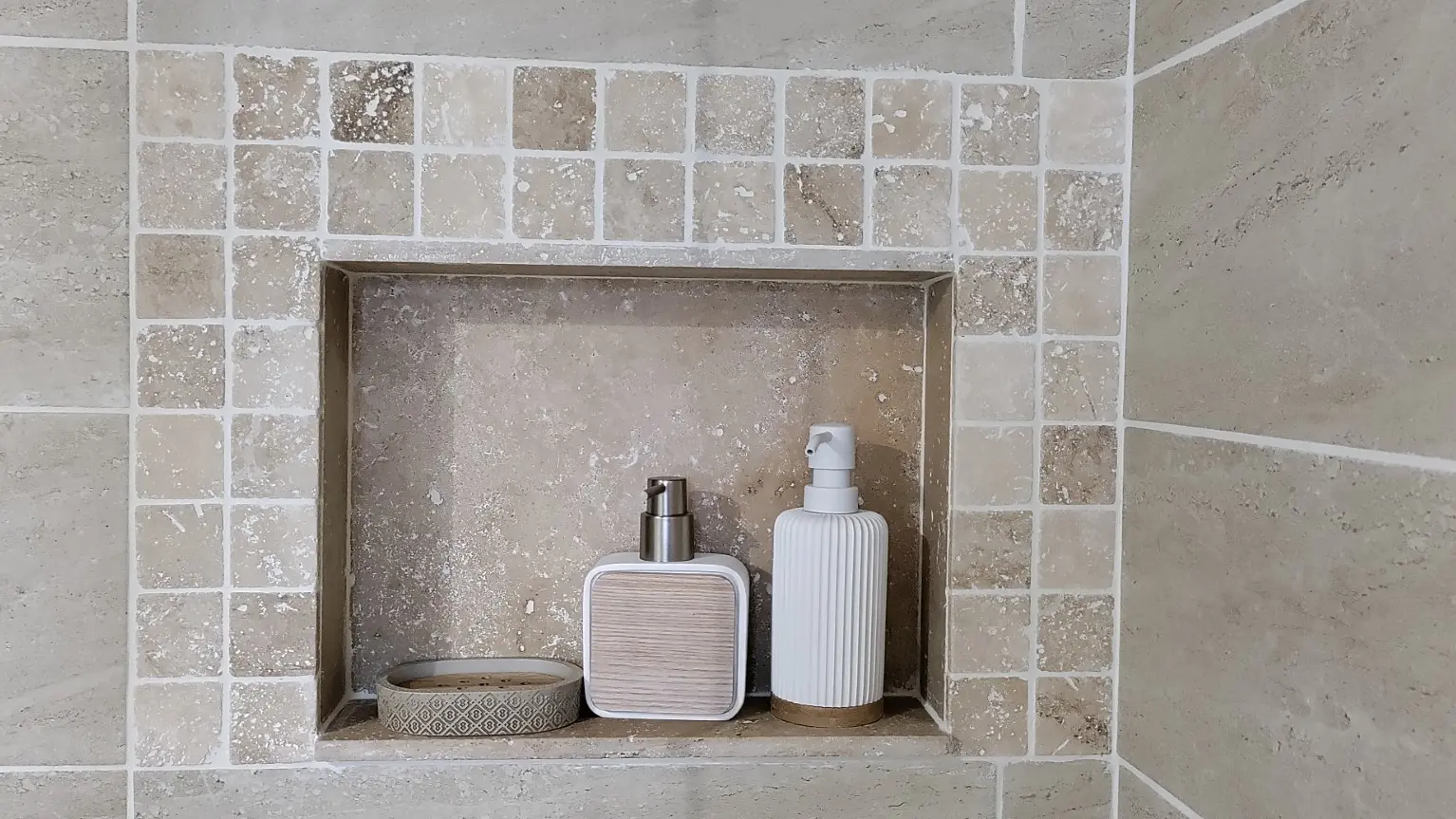 Savon et Shampoing à disposition