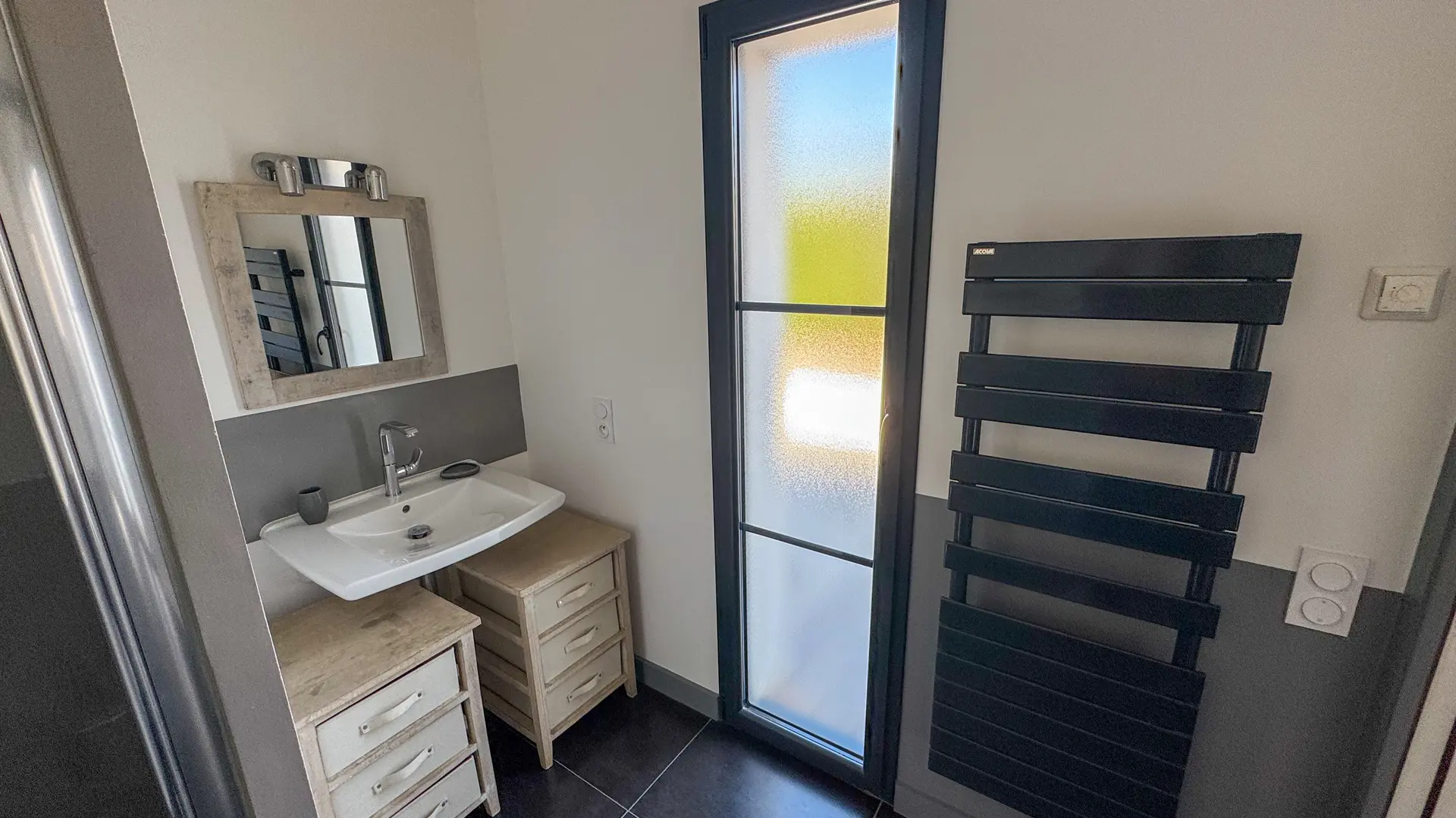 Master bedroom shower room