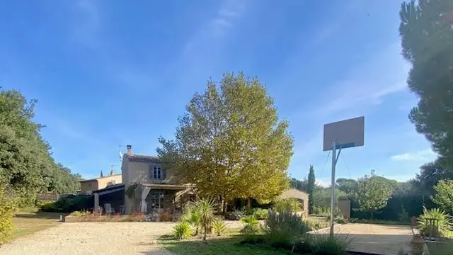 Spa et cabanon vestiaire et détente