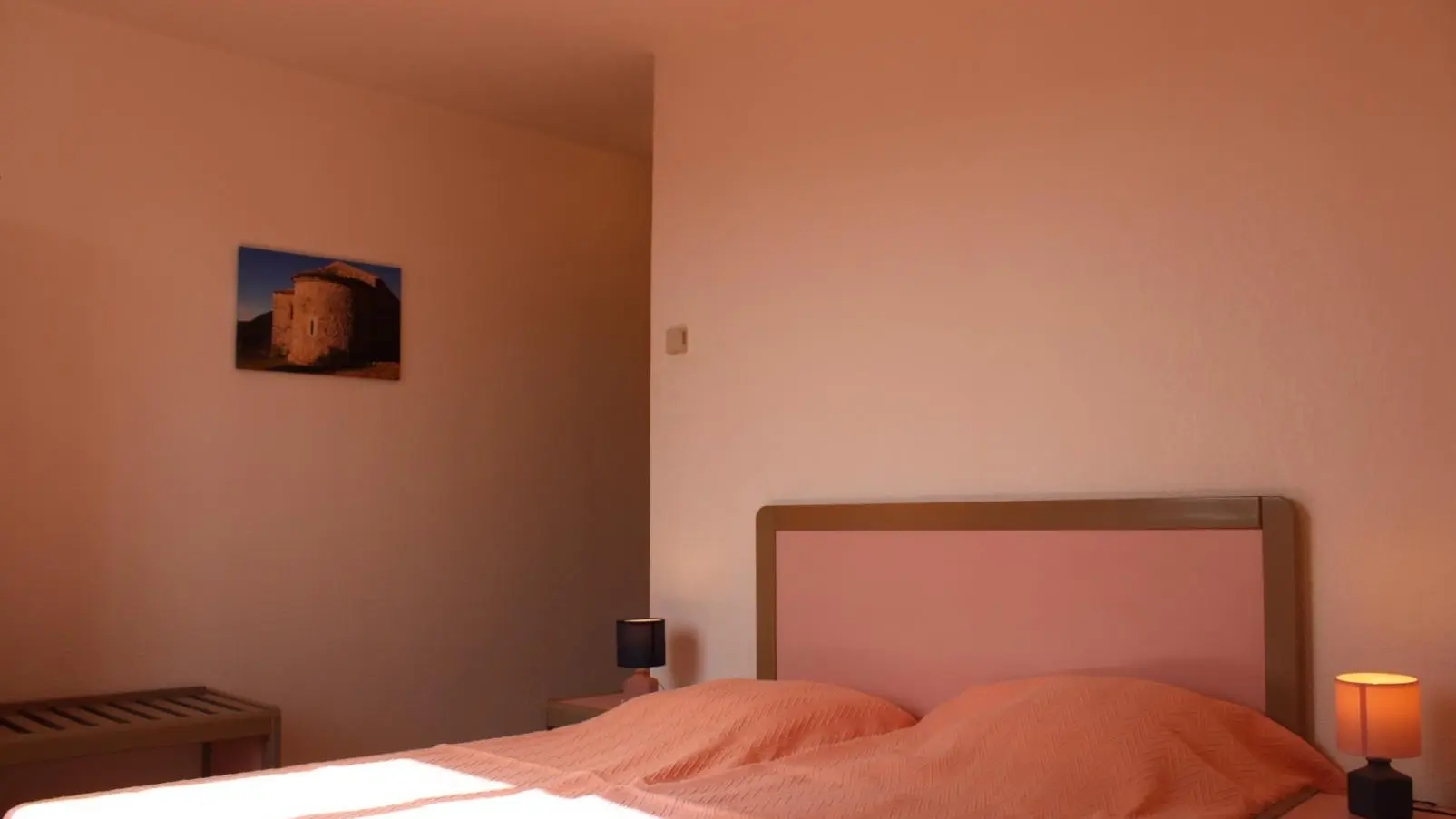 L'Escaou Très-Chambre 3 lits jumeaux-Coursegoules-Gîtes de France Alpes Maritimes