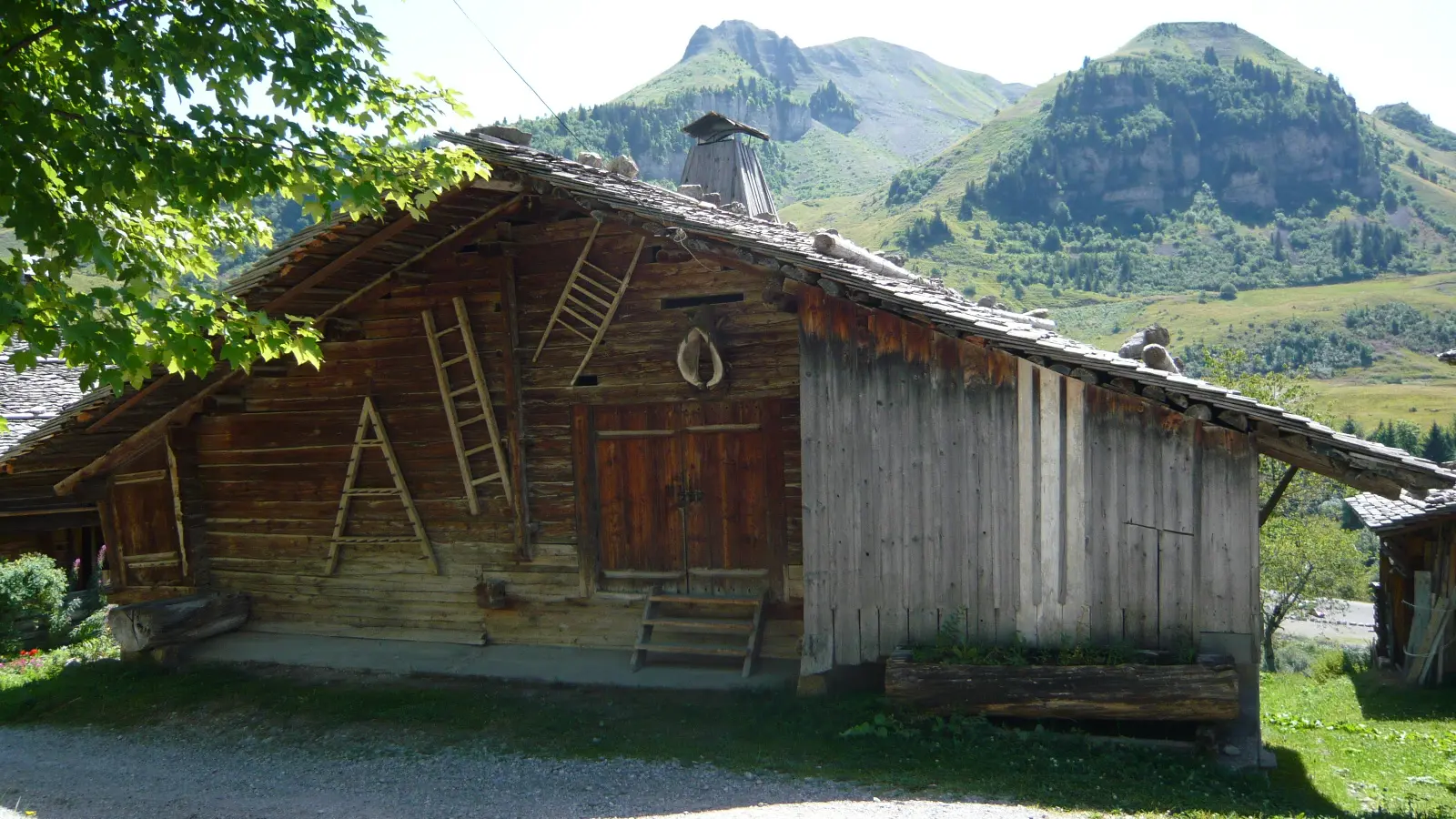 Tour du Mont Lachat