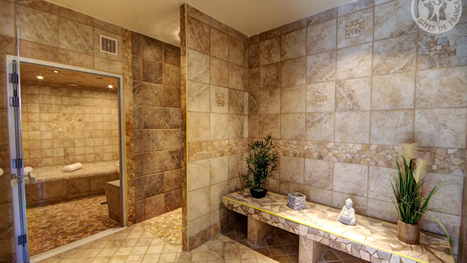 Pièce tiède du hammam
