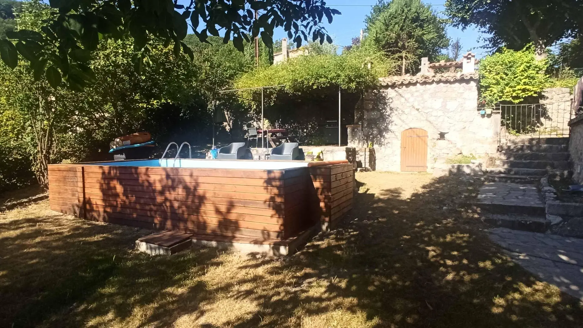 Jardin côté piscine
