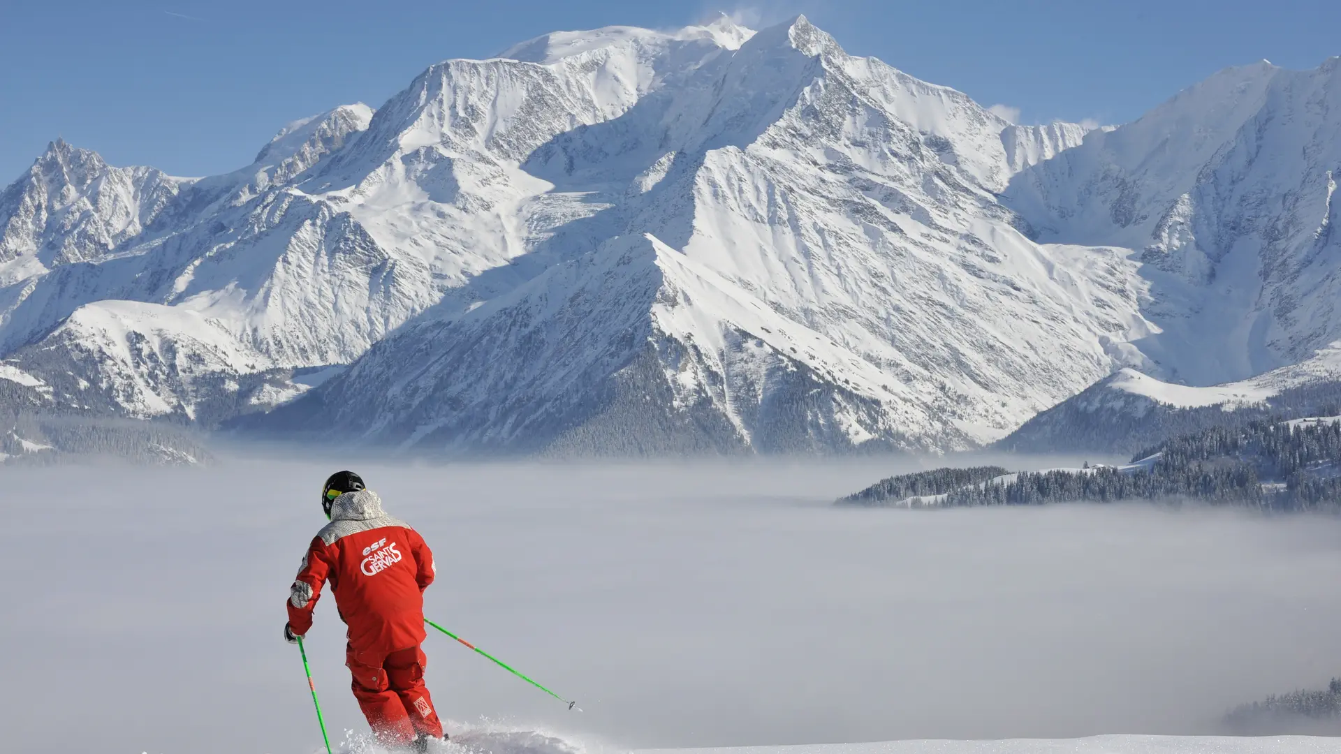 Ski face au Mont-Blanc