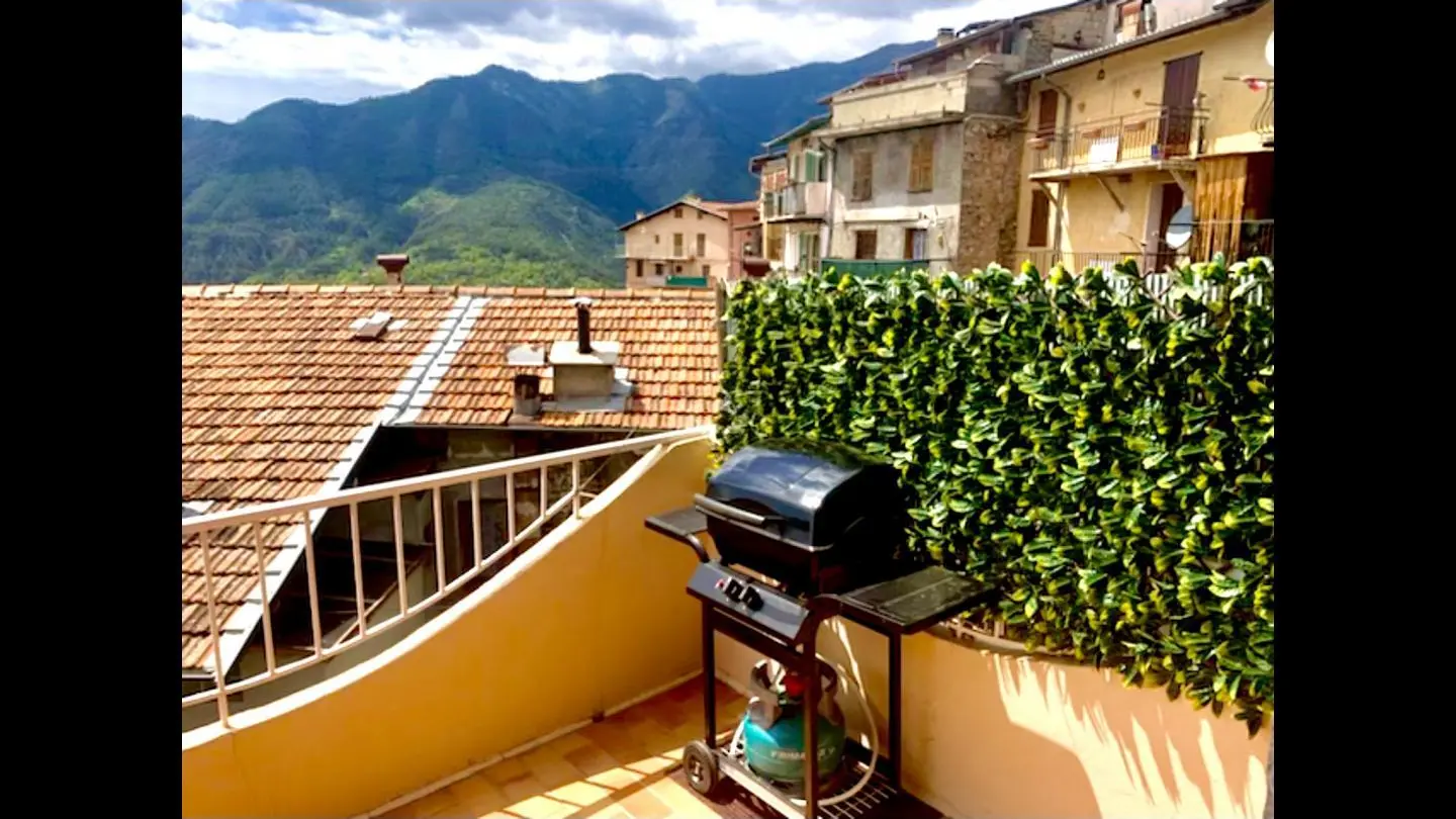 Gîte Lambert 1-Terrasse/Barbecue à gaz-Belvédère-Gîtes de France des Alpes-Maritimes