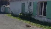 casa frente a la calle