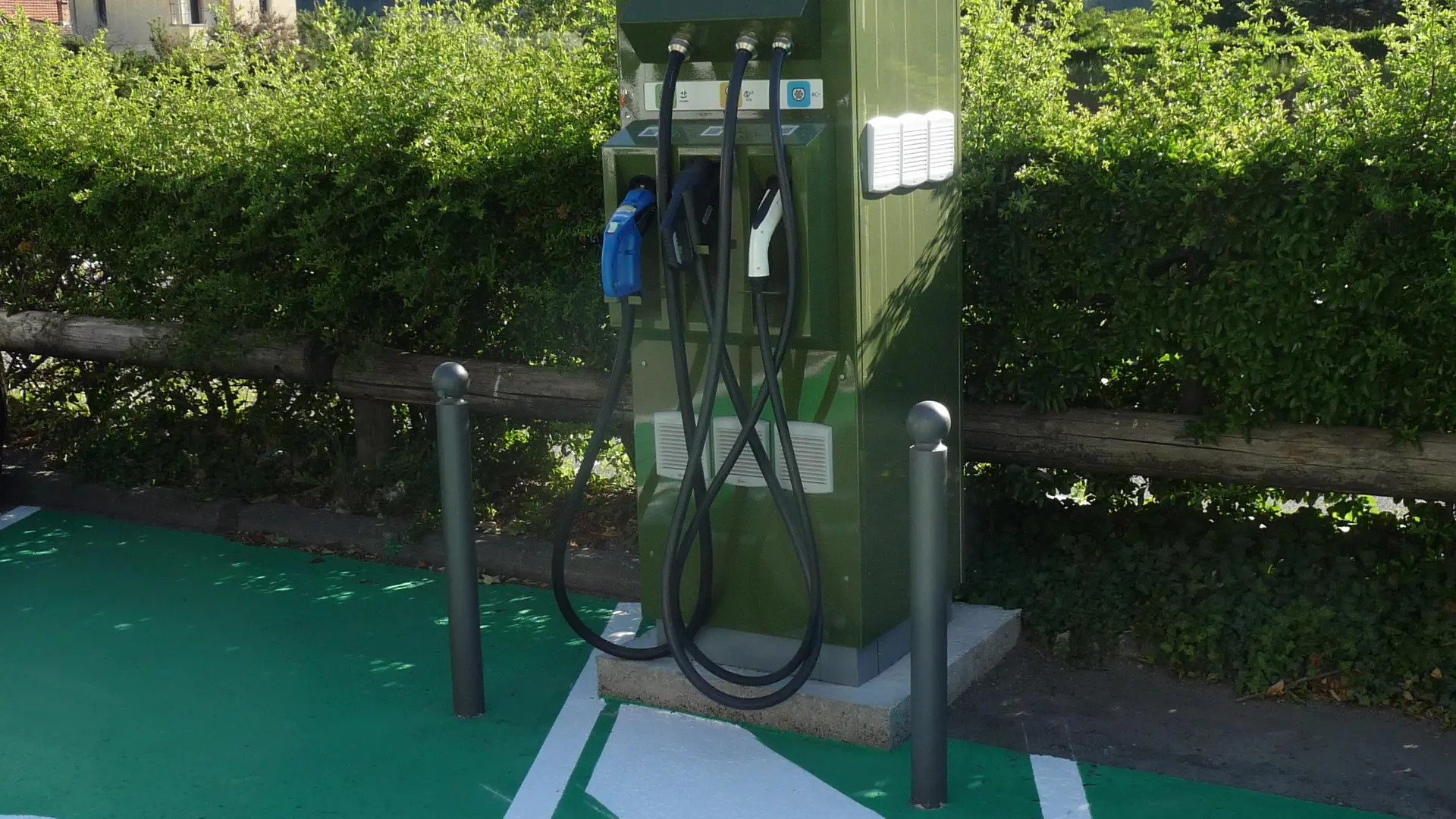 Borne de recharge électrique Sisteron
