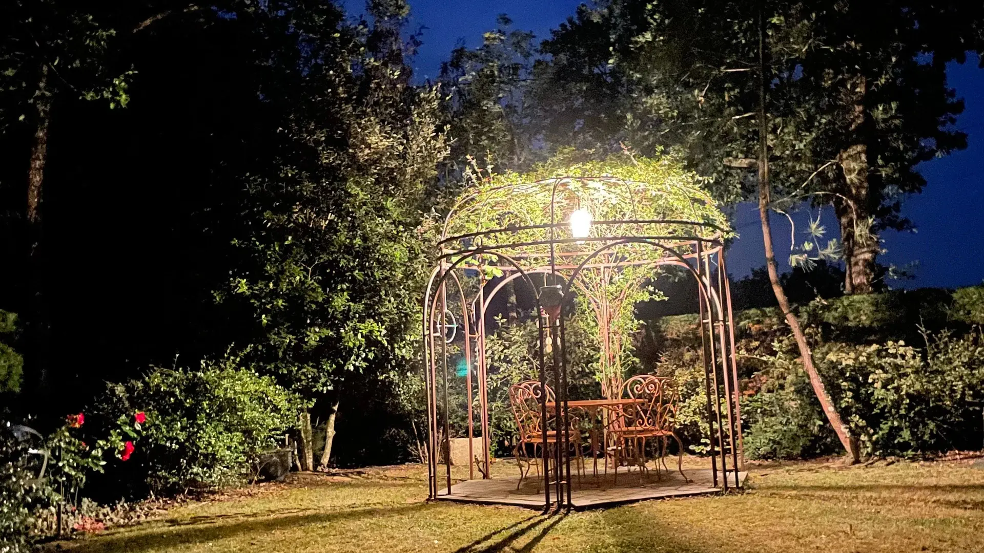 Éclairage de la gloriette le soir