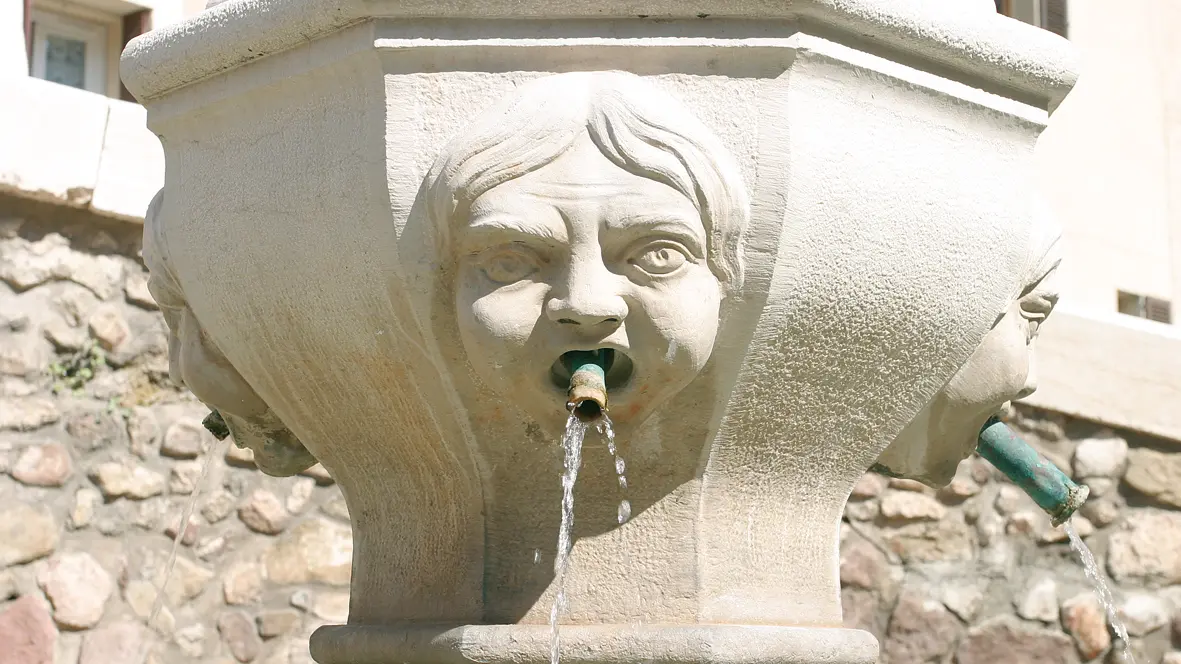 Fontaine vieille