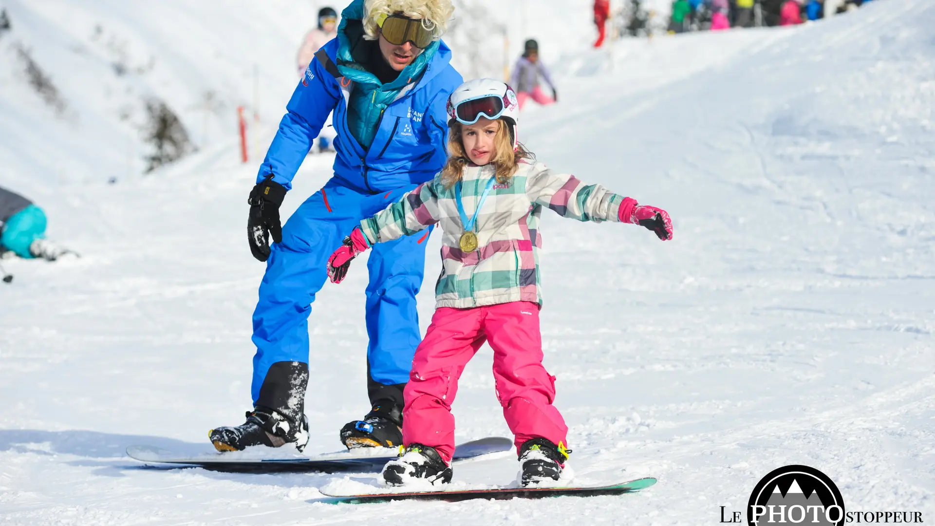 Enfant snowboard avec Starski