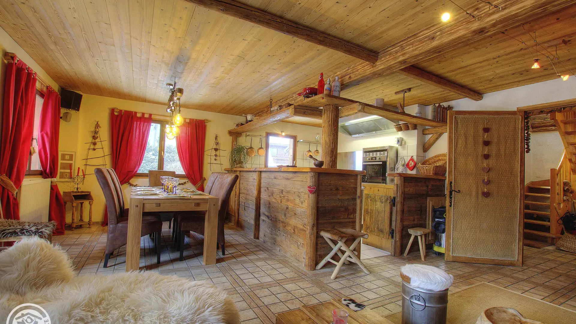 Salon/séjour/salle à manger - Chalet Marlyne - Thônes, Haute-Savoie