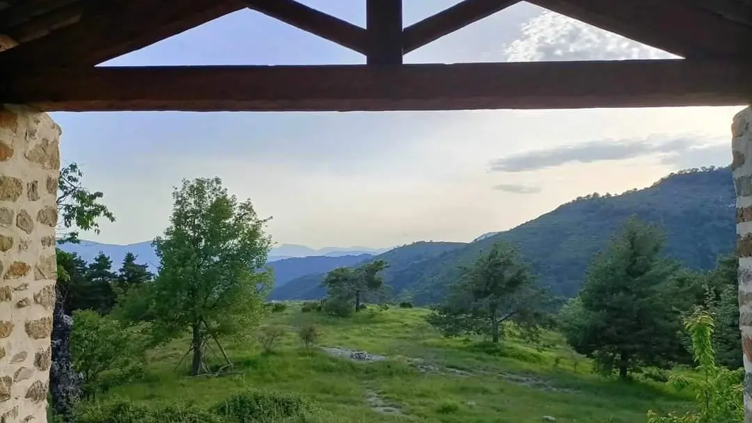 Vue terrasse-Gîte Plateau du Lac n°3-Bairols-Gîtes de France Alpes-Maritimes