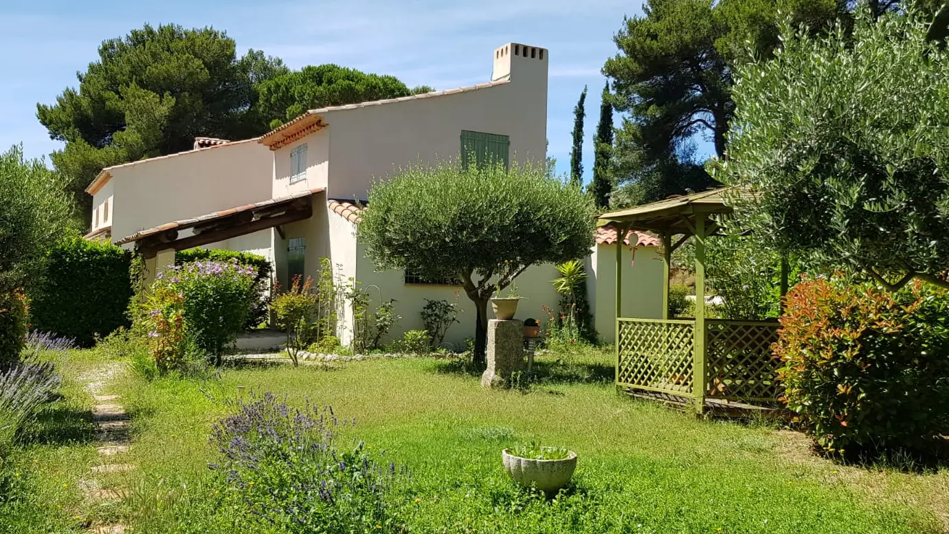 maison côté gîte