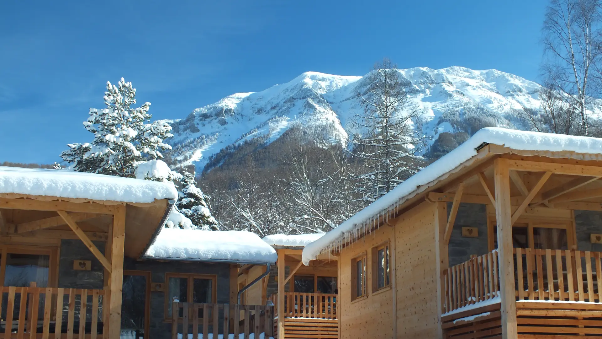 Camping sous la neige