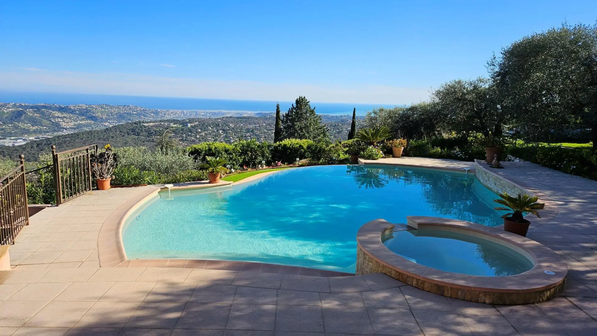 Les Oliviers de St-Jeannet- Piscine et Vue panoramique