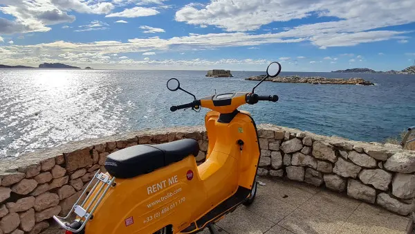 E Motorbike Rental  adventure in Marseille with app