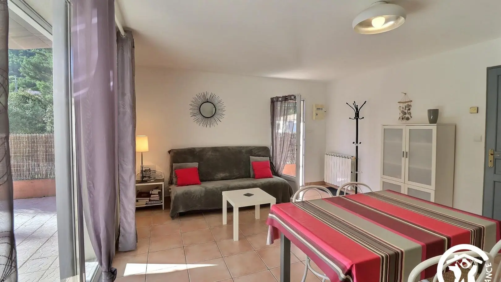 Espace repas et salon