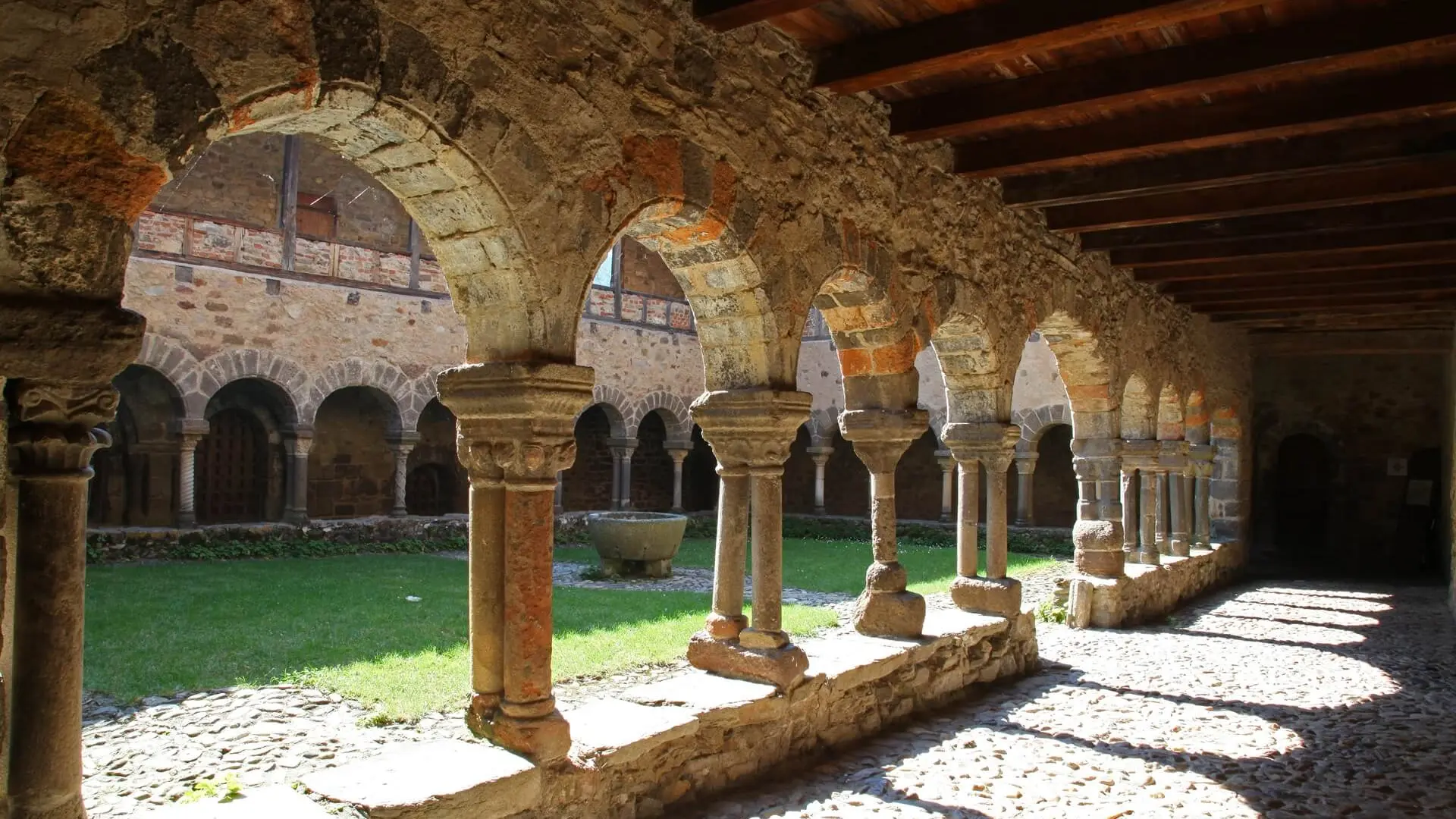 Intérieur  du cloitre