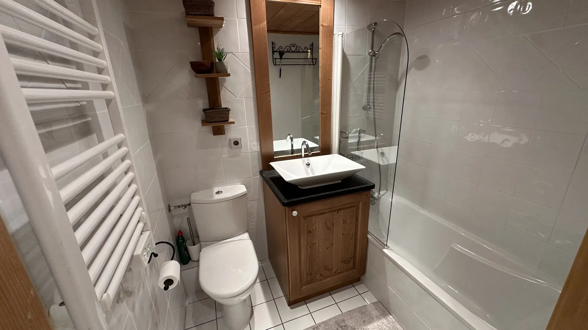 premiere salle de bain avec baignoire